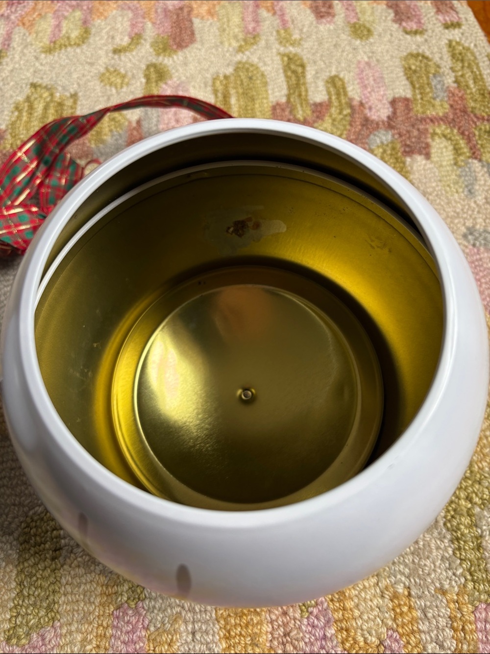 Lush Butterbear 10” Decorative Metal Storage Tin Rare Christmas Collector’s find - Picture 6 of 16